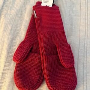 Lululemon Red Mittens